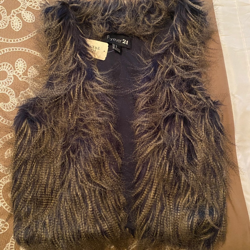 Faux women's fur vest